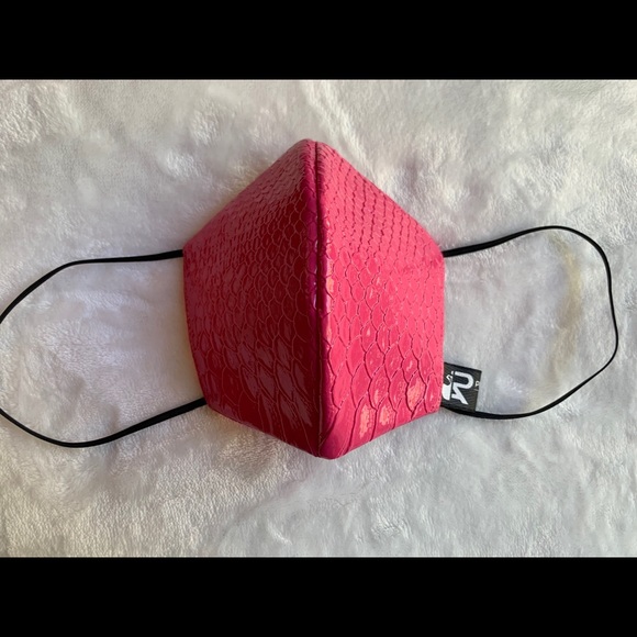 Fuchsia crocs glossy faux leather face mask. - Picture 2 of 4